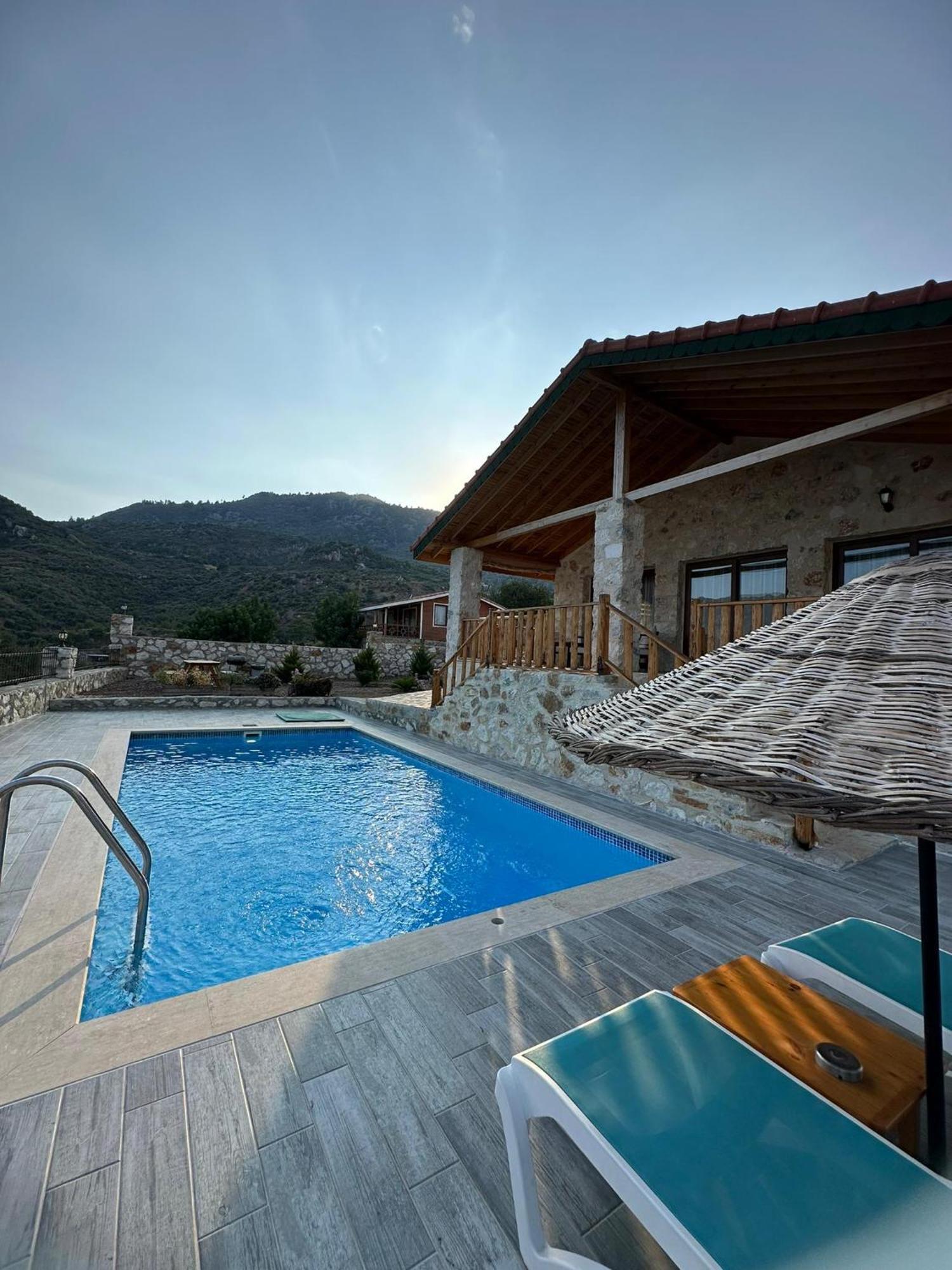 Villa Teras อาดราซาน ภายนอก รูปภาพ